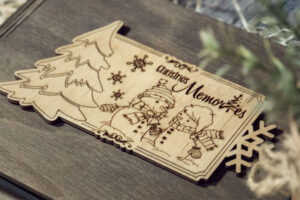 Album foto din lemn VintageBox realizat prin gravare model Love - Christmas Memories