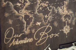 Cutie din lemn pentru fotografii, VintageBox, model Our Adventure Box dark collection