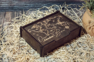 Cutie din lemn pentru fotografii, VintageBox, model Our Adventure Box dark collection