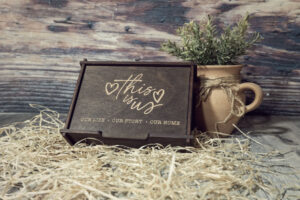 Cutie din lemn pentru fotografii, VintageBox, model This is Us