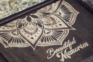 Cutie din lemn pentru fotografii, VintageBox, model Mandala dark collection