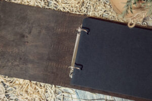 Album foto din lemn VintageBox realizat prin gravare model Memories - Dark Collection