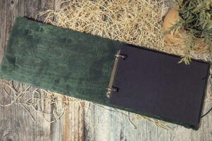 Album foto din lemn VintageBox realizat prin gravare model Farul - Dark Collection