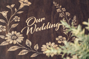 Album foto din lemn VintageBox, model Wedding Flowers Custom - Dark Collection
