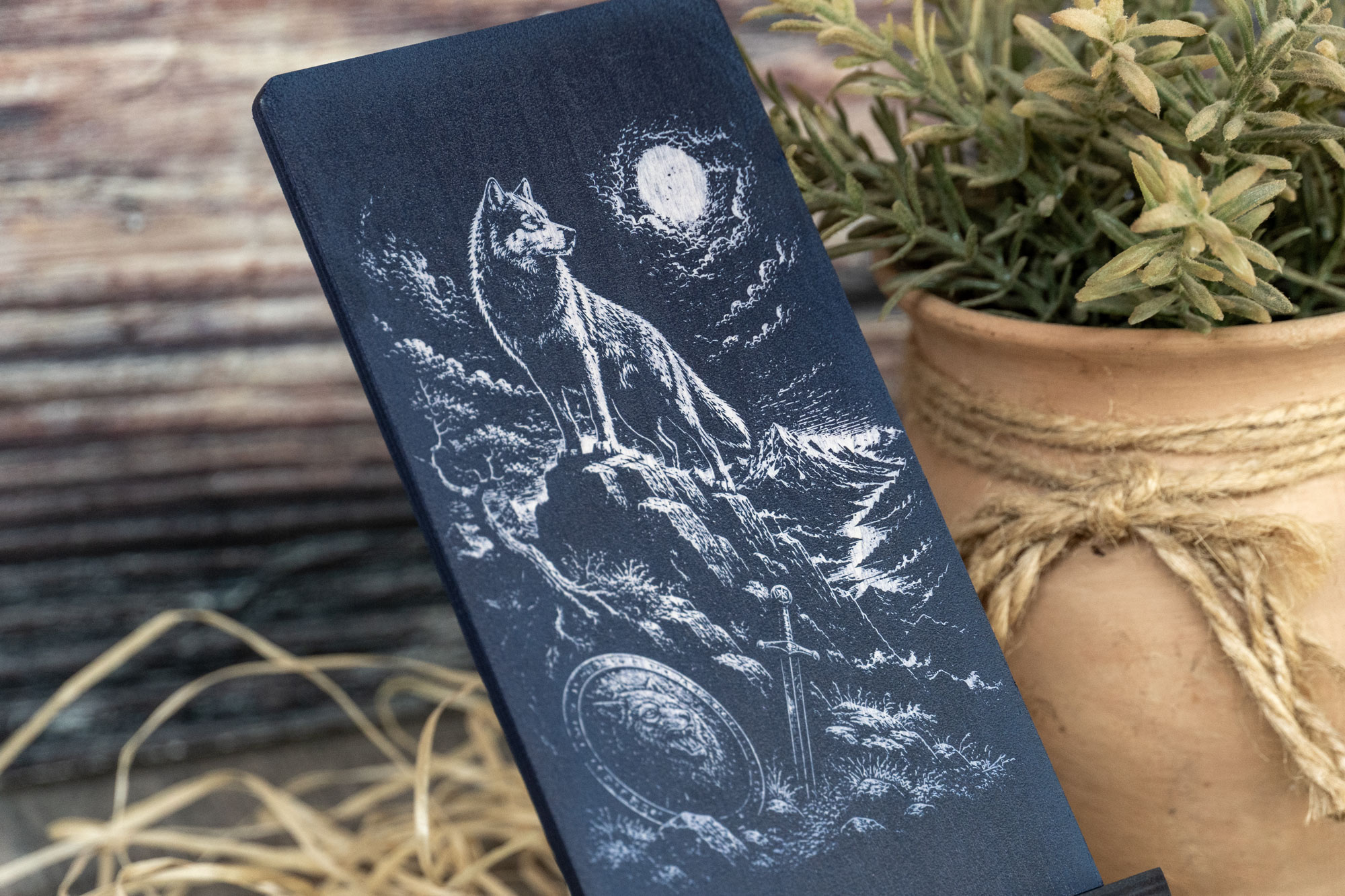 Suport telefon din lemn personalizat prin gravare model Niciodata Pierdut